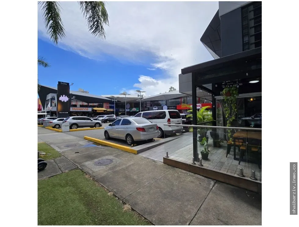 COMMERCIAL PLAZA FOR SALE WITH EXCELLENT RENTAL INCOME POTENTIAL