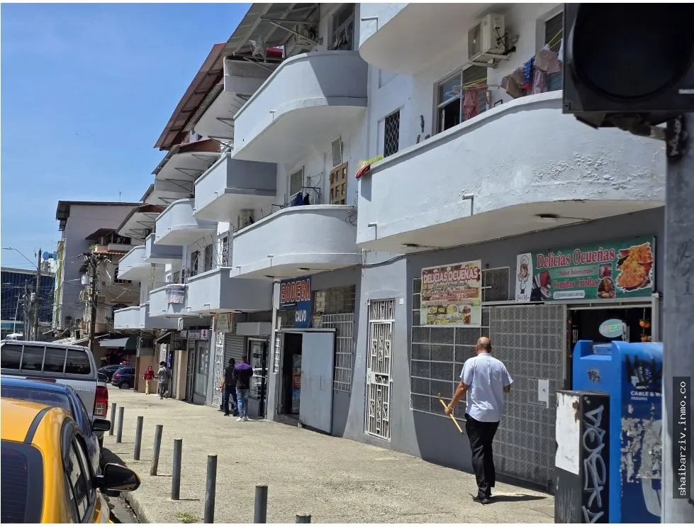 Building for Sale in Calidonia, Great Opportunity for Investors!