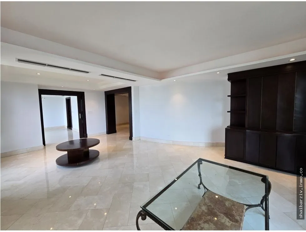 Penthouse en PH Golf Tower – Exclusividad y Confort en Altos del Golf