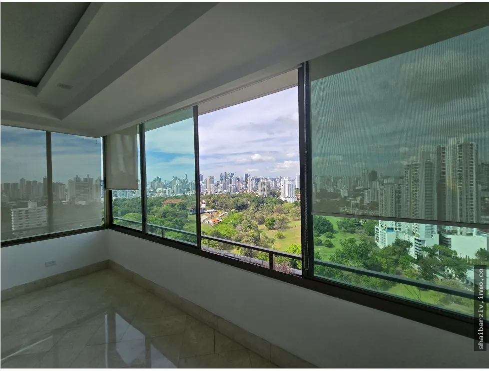 Penthouse en PH Golf Tower – Exclusividad y Confort en Altos del Golf