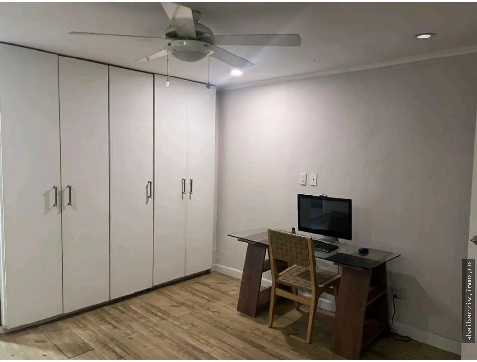 Building for Sale in Clayton