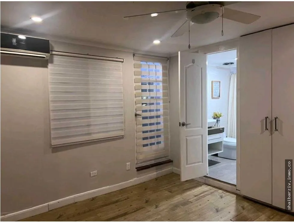 Building for Sale in Clayton