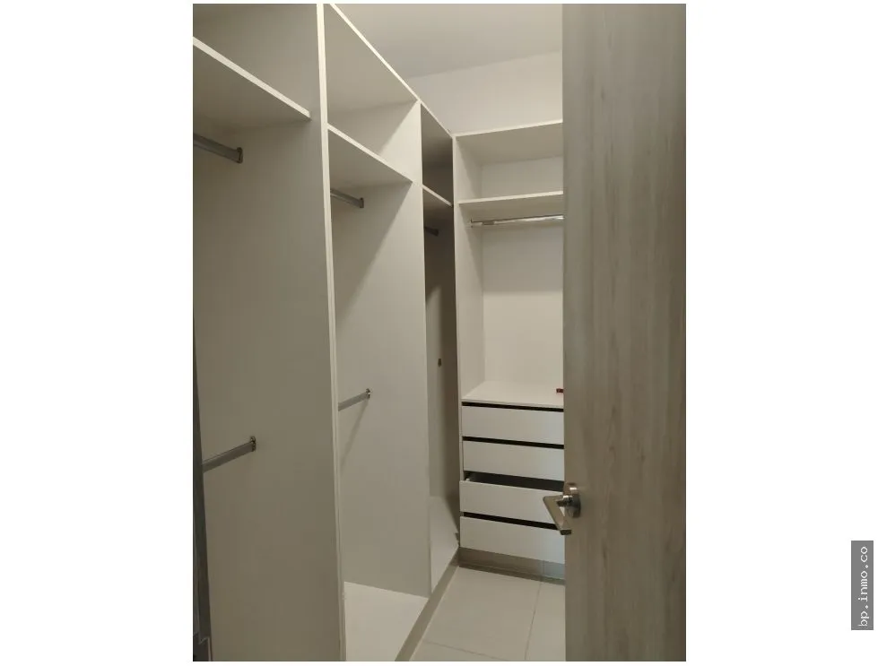 FOR RENT APARTMENT WITH WHITE GOODS OR FURNISHED IN BELLA VISTA - 43 GV