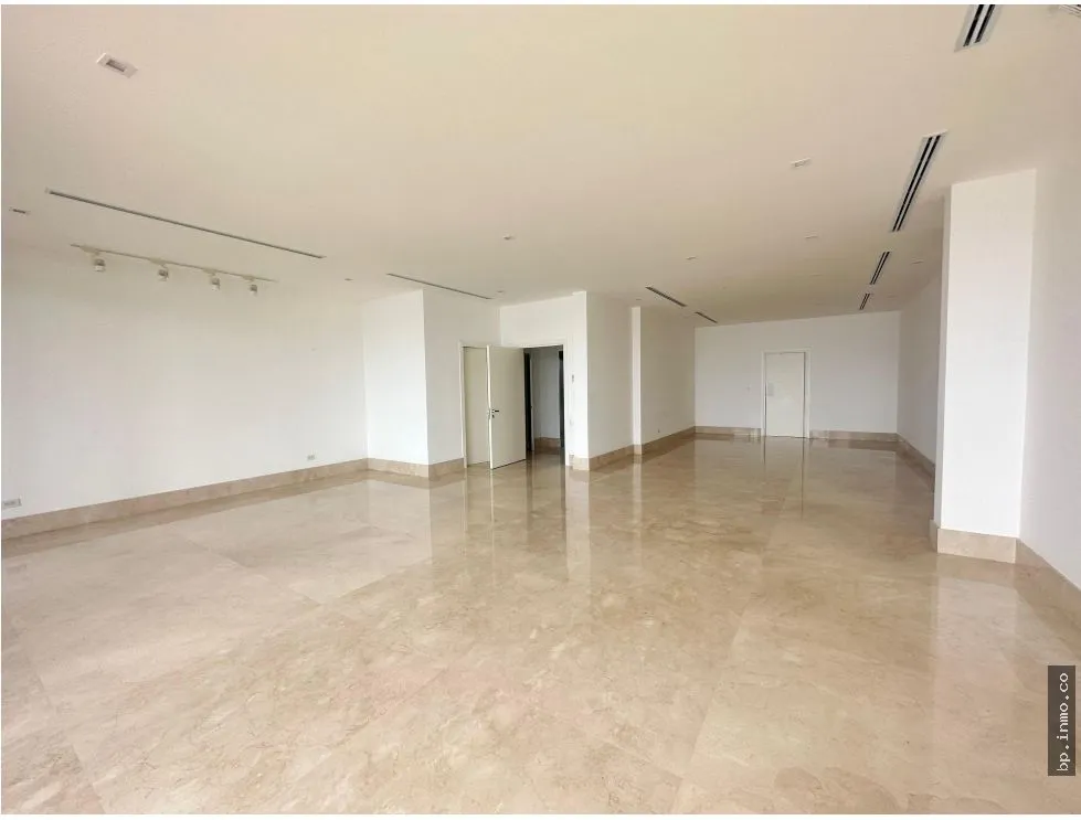 FOR RENT: APARTMENT IN OCEAN REEF