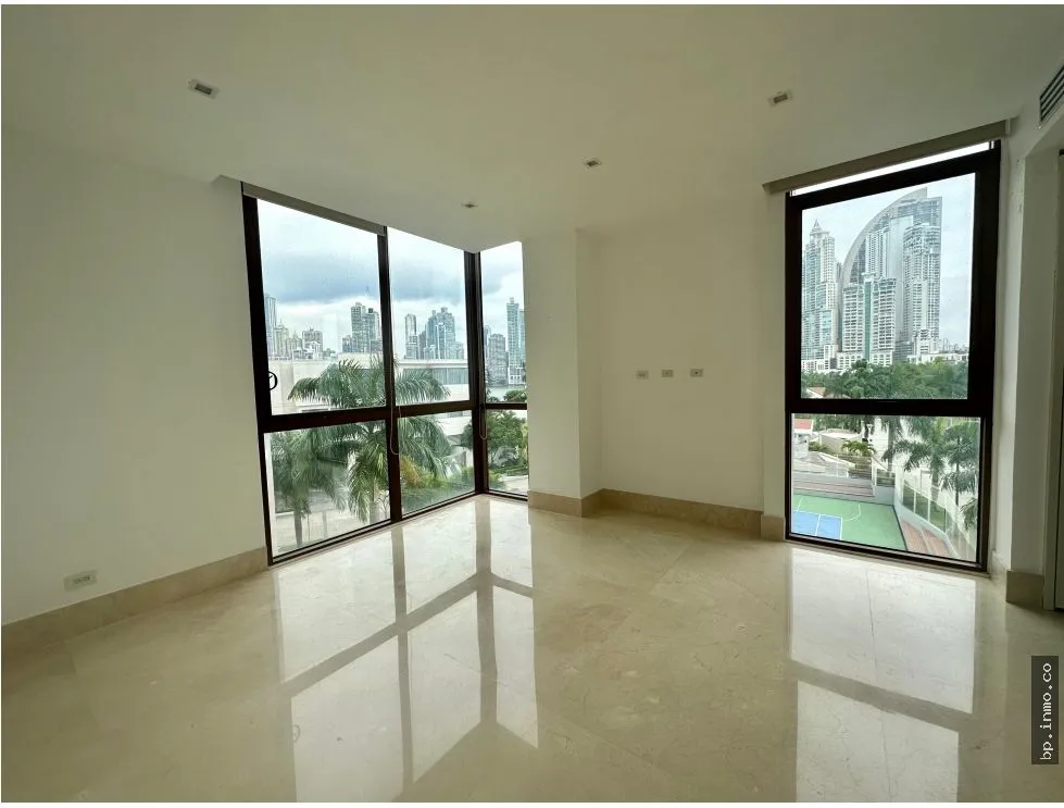 FOR RENT: APARTMENT IN OCEAN REEF