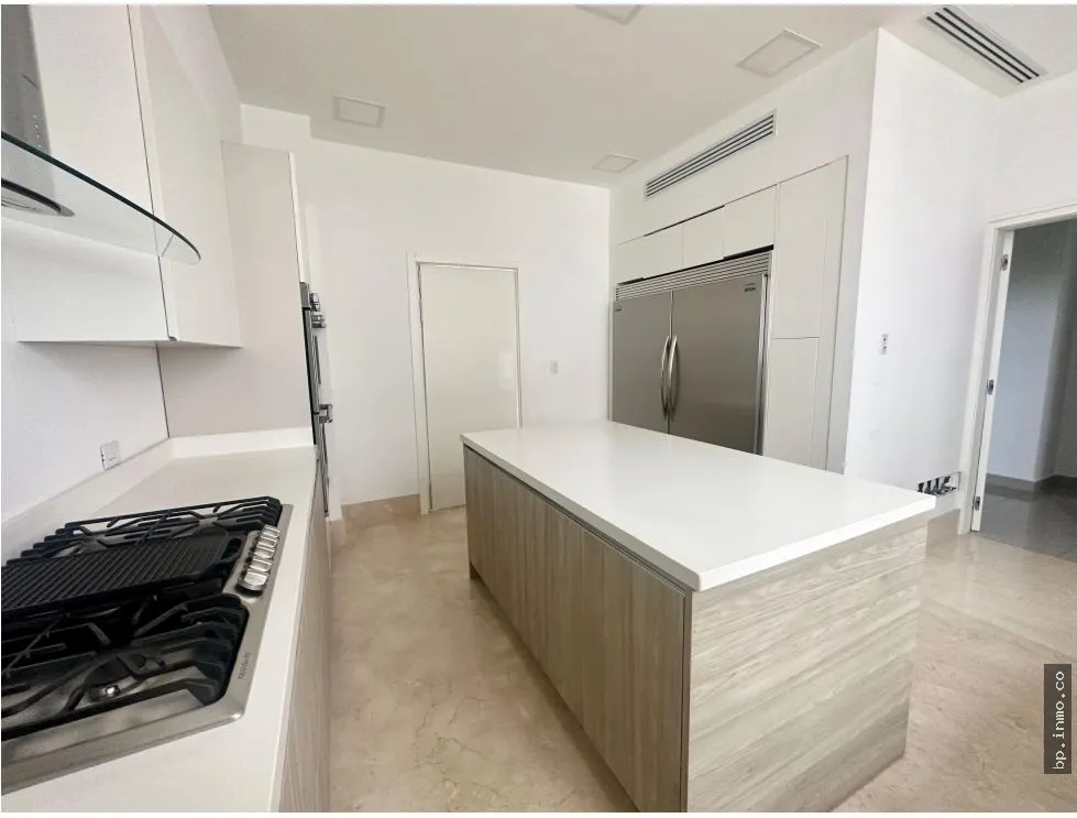 FOR RENT: APARTMENT IN OCEAN REEF
