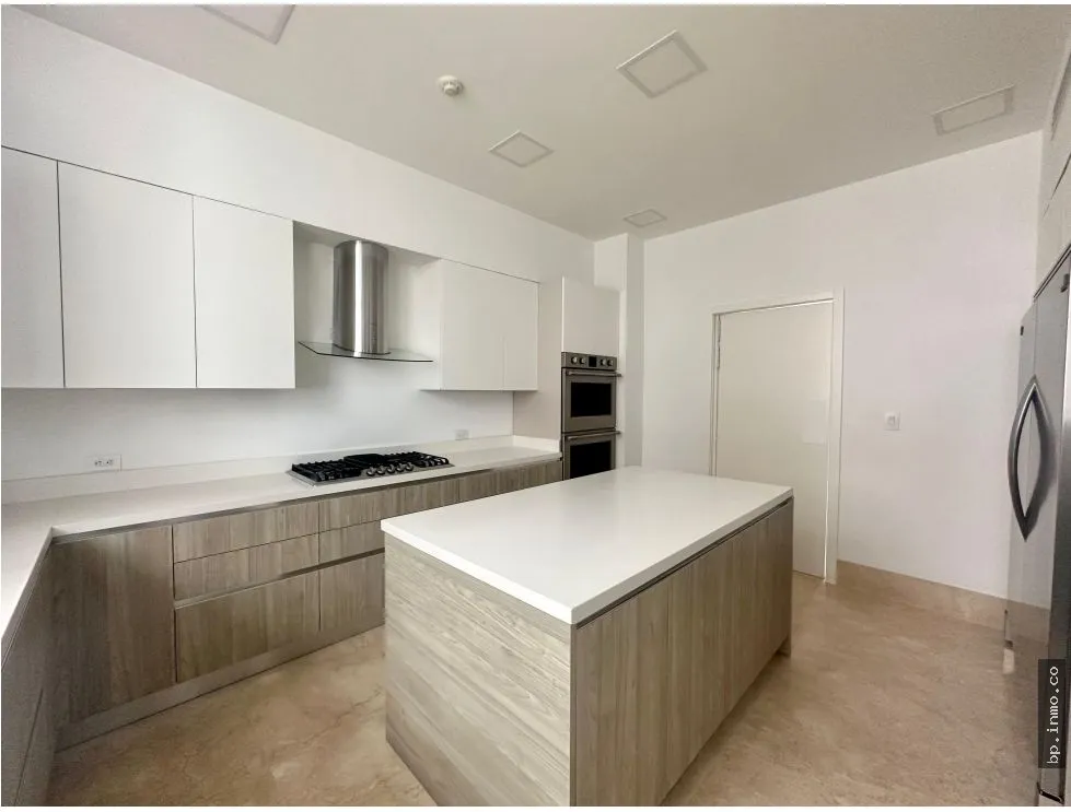FOR RENT: APARTMENT IN OCEAN REEF