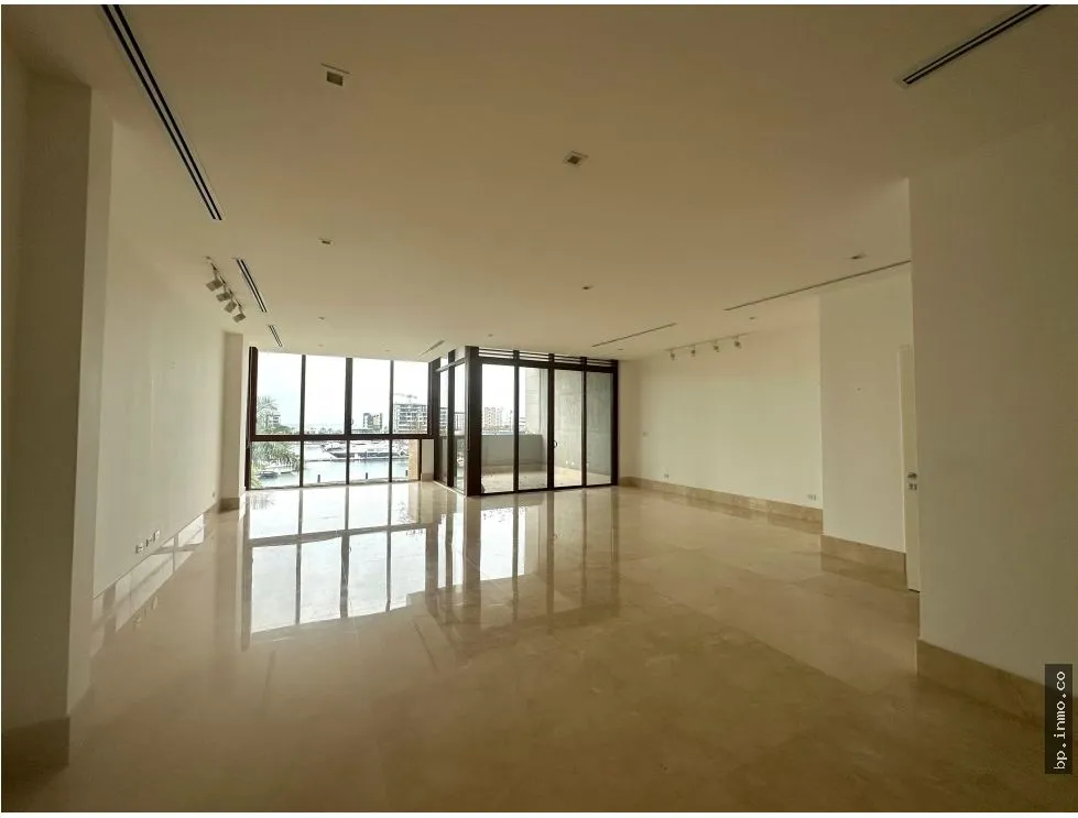 FOR RENT: APARTMENT IN OCEAN REEF