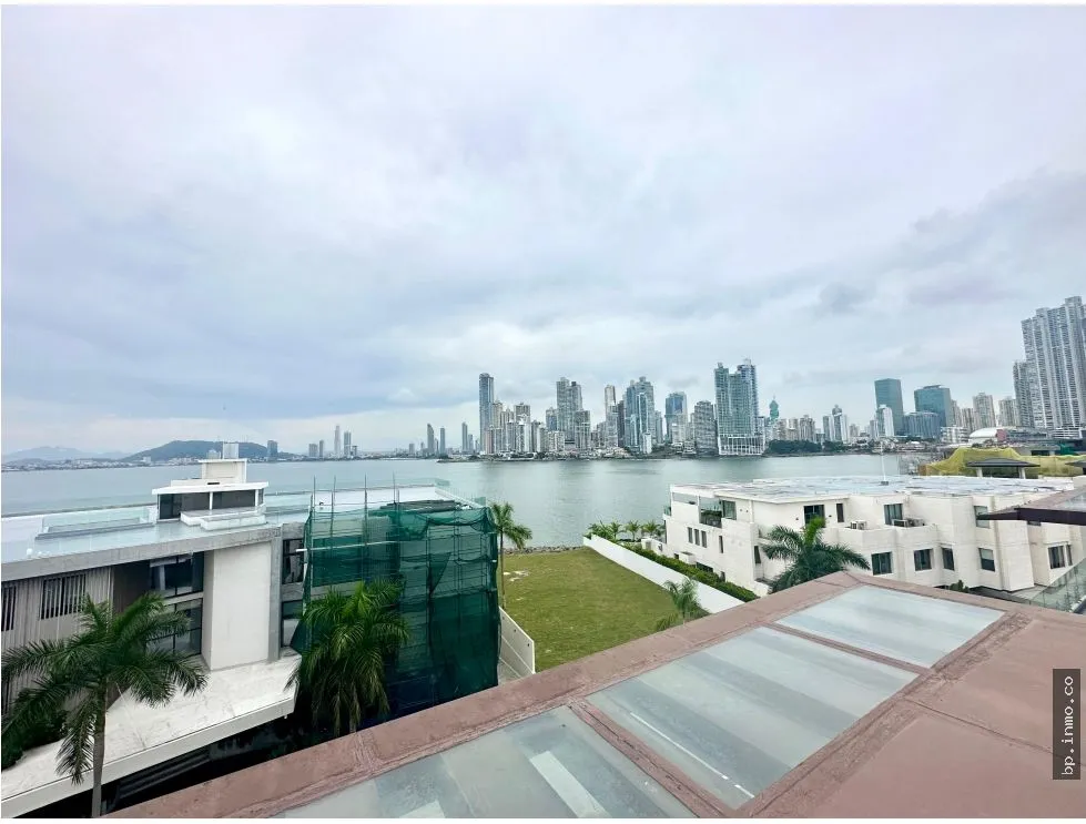 FOR RENT: APARTMENT IN OCEAN REEF