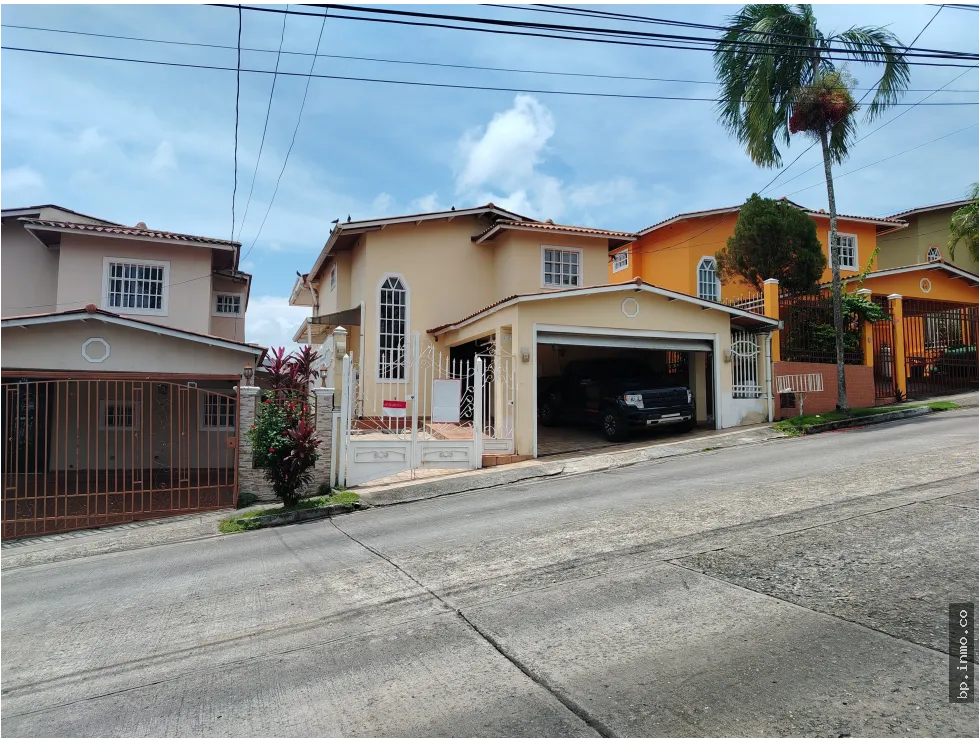 HOUSE FOR SALE IN PRADERAS DEL ROCIO, VILLA ZAITA