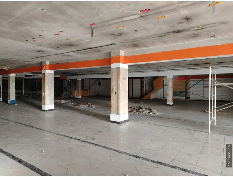 BUILDING FOR SALE IN CALIDONIA