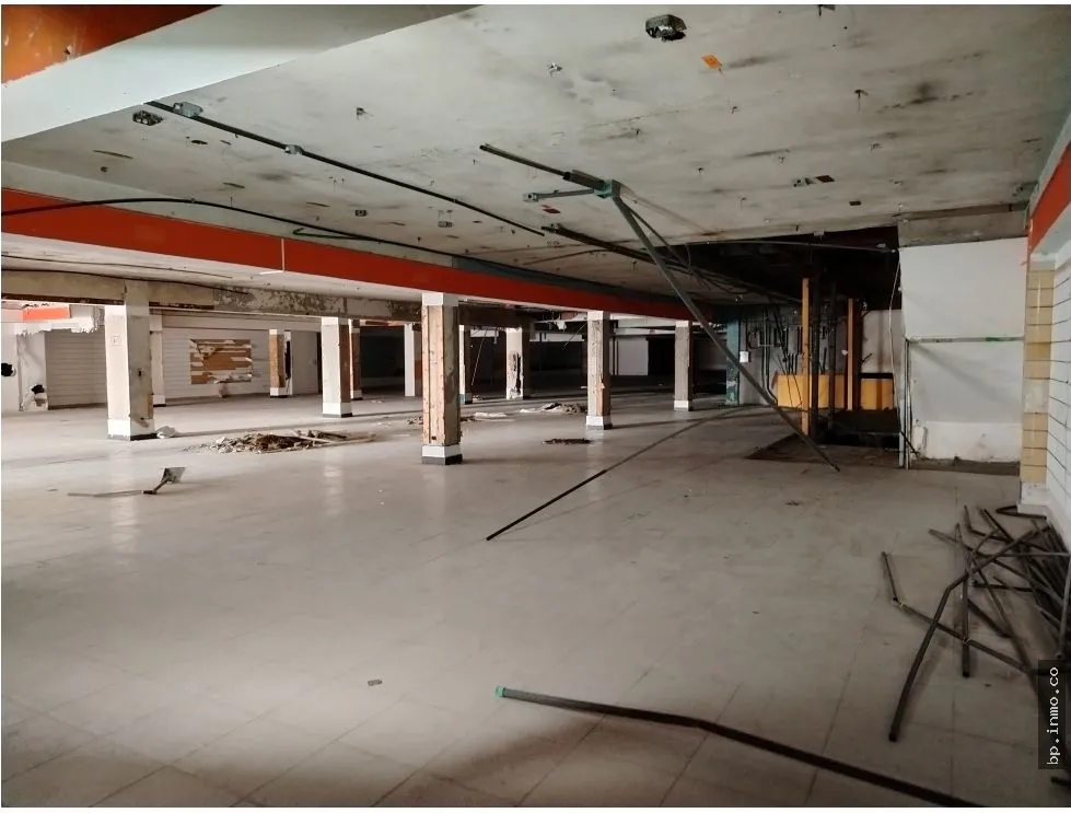 BUILDING FOR SALE IN CALIDONIA