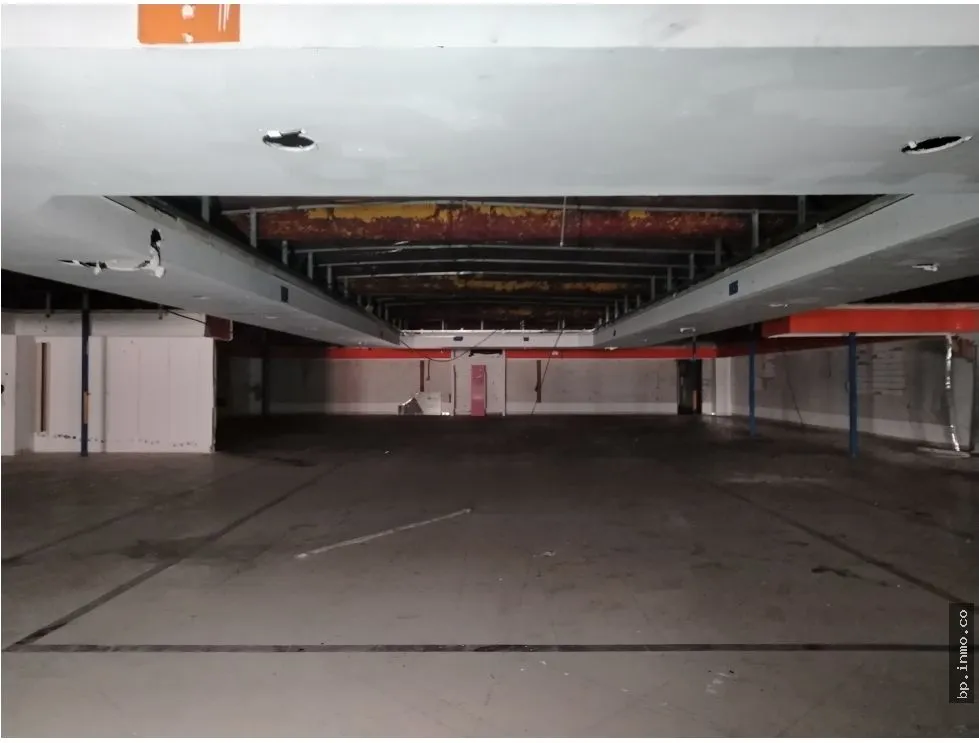 BUILDING FOR SALE IN CALIDONIA