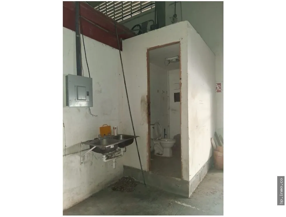 WAREHOUSE FOR RENT 750 m² ON TRANSISTMICA HIGHWAY