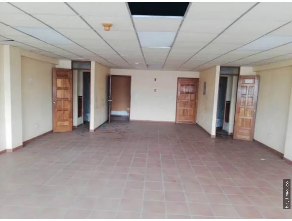 COMMERCIAL BUILDING FOR SALE IN COLÓN