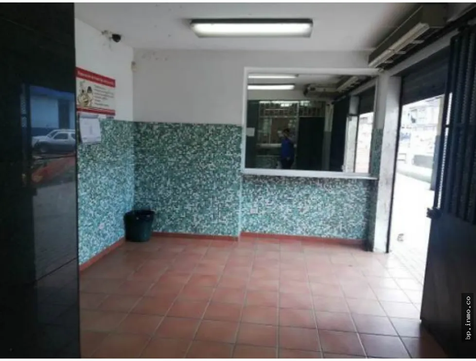 COMMERCIAL BUILDING FOR SALE IN COLÓN
