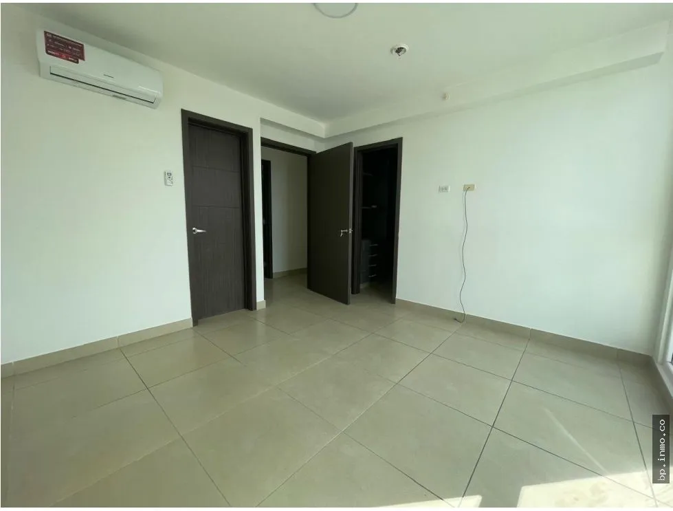 APARTMENT FOR SALE IN KING'S PARK