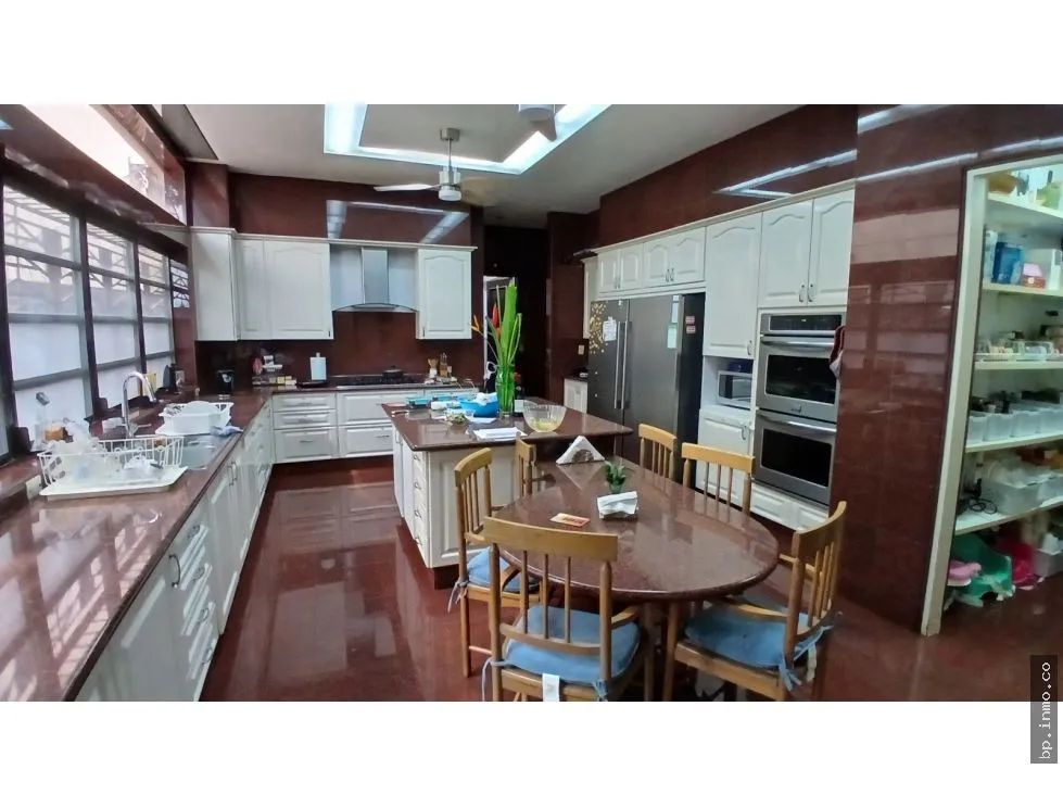 BUILDING FOR SALE IN PUNTA PAITILLA