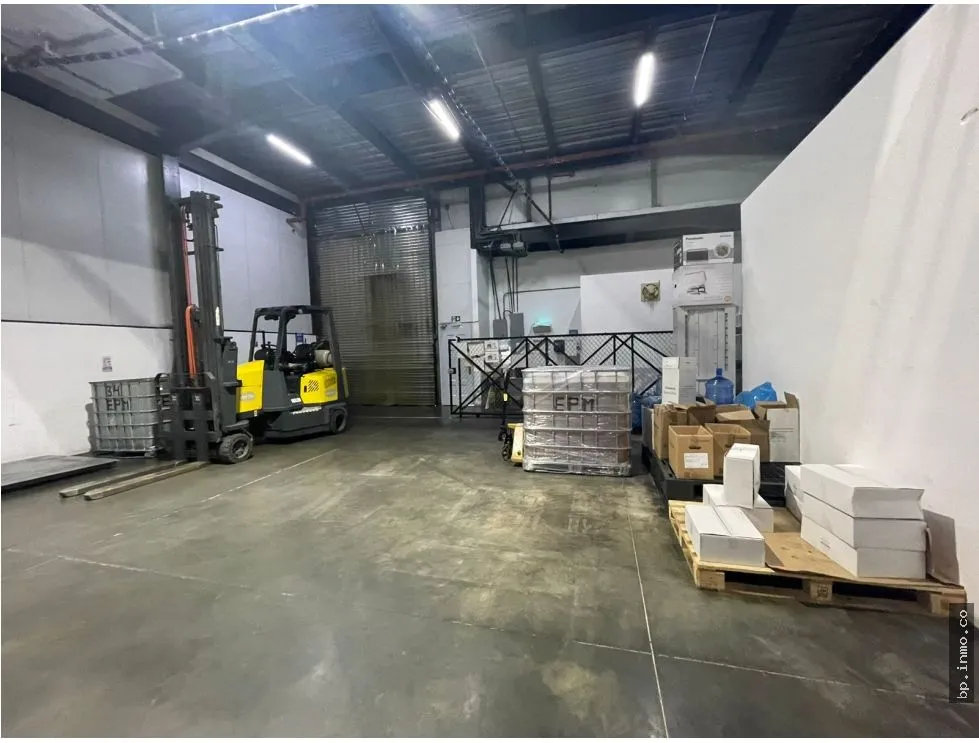 WAREHOUSE OF 550 M2 FOR SALE IN LAS MAÑANITAS