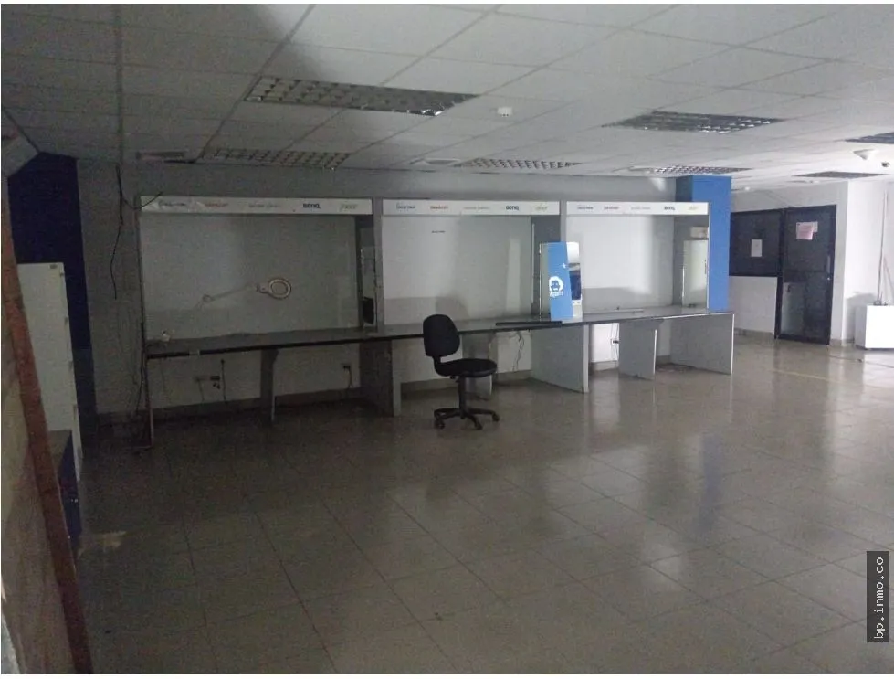 FOR RENT: 337 m² COMMERCIAL SPACE IN TUMBA MUERTO
