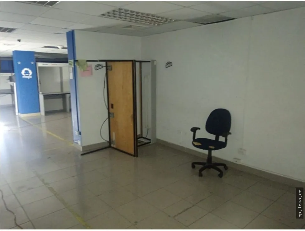 FOR RENT: 337 m² COMMERCIAL SPACE IN TUMBA MUERTO