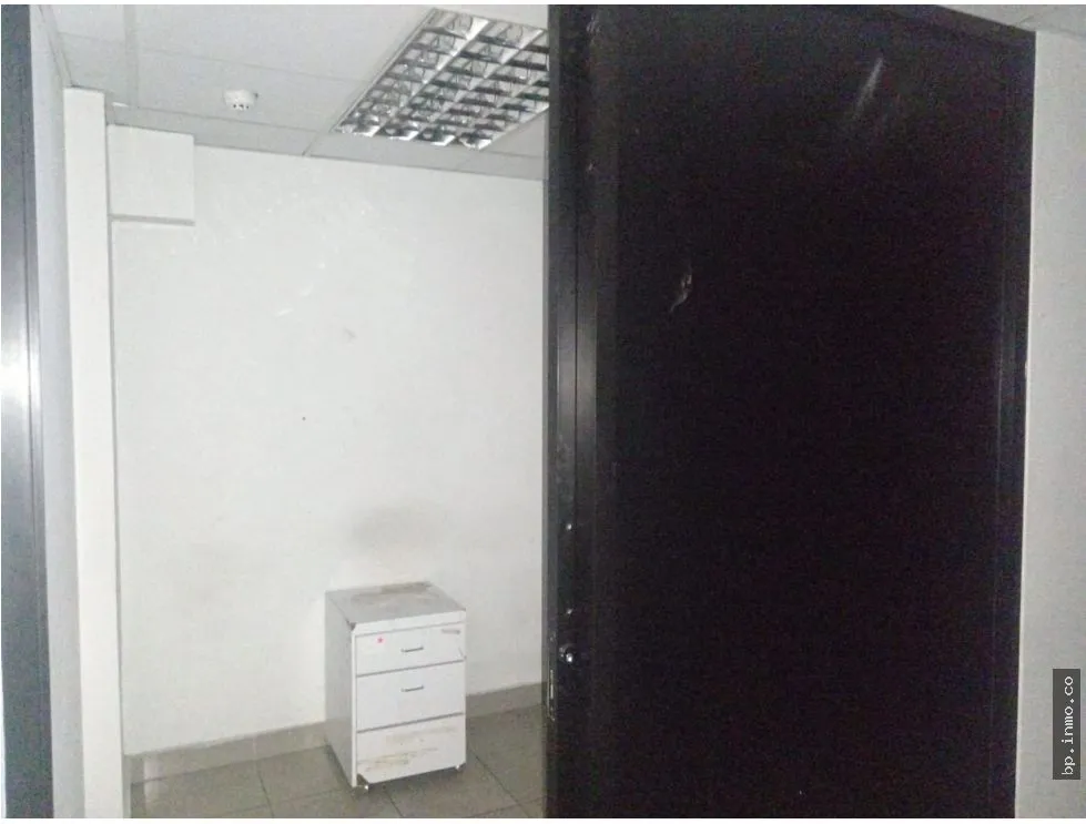 FOR RENT: 337 m² COMMERCIAL SPACE IN TUMBA MUERTO