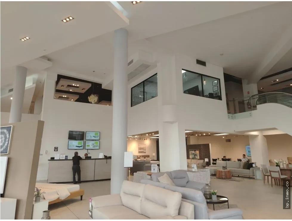 SE VENDE EDIFICIO EN VÍA ESPAÑA