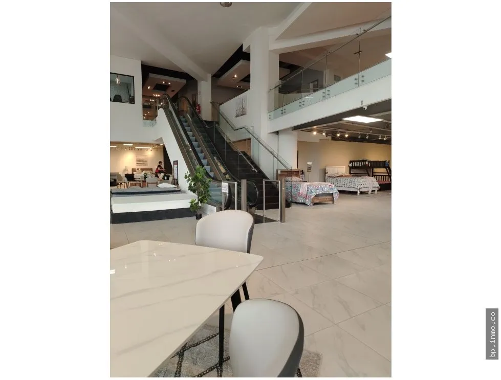 SE VENDE EDIFICIO EN VÍA ESPAÑA