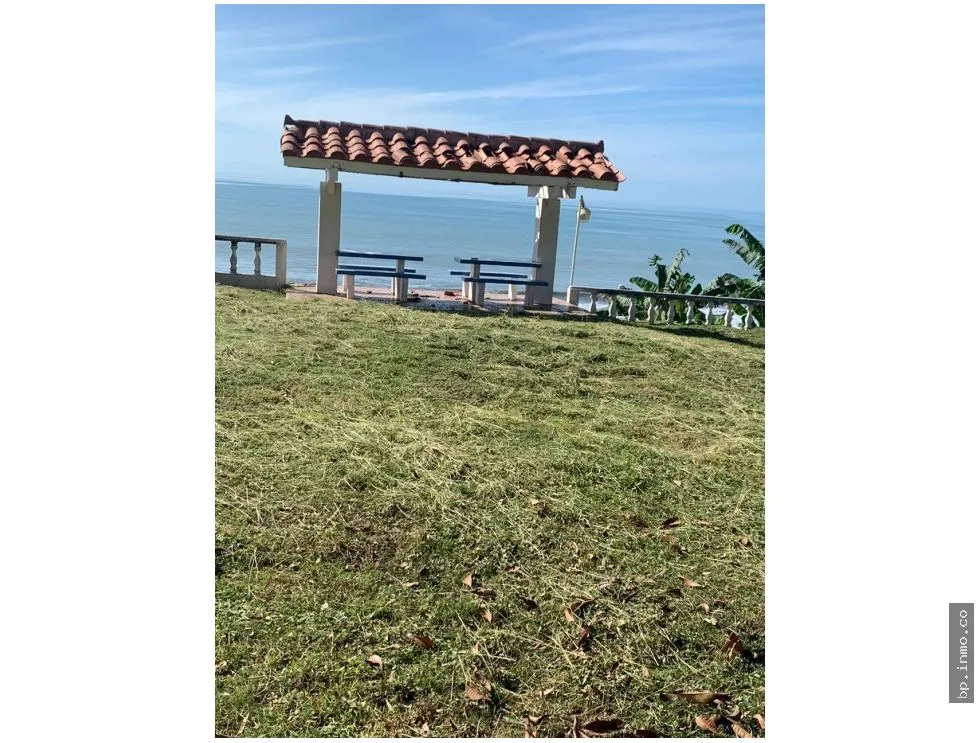 BEACHFRONT LAND FOR SALE 2,100 M2