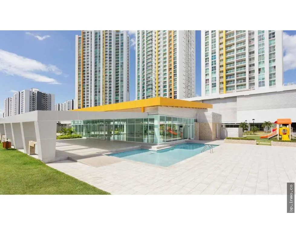 PENTHOUSE FOR SALE IN KING'S PARK, CONDADO DEL REY