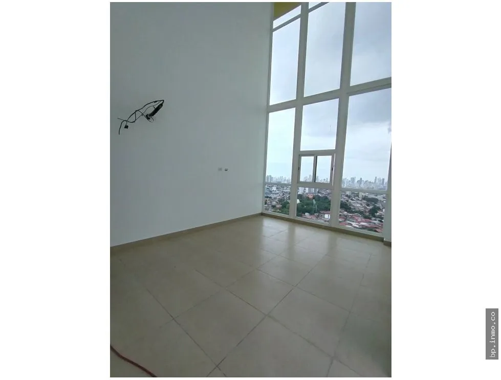 PENTHOUSE FOR SALE IN KING'S PARK, CONDADO DEL REY