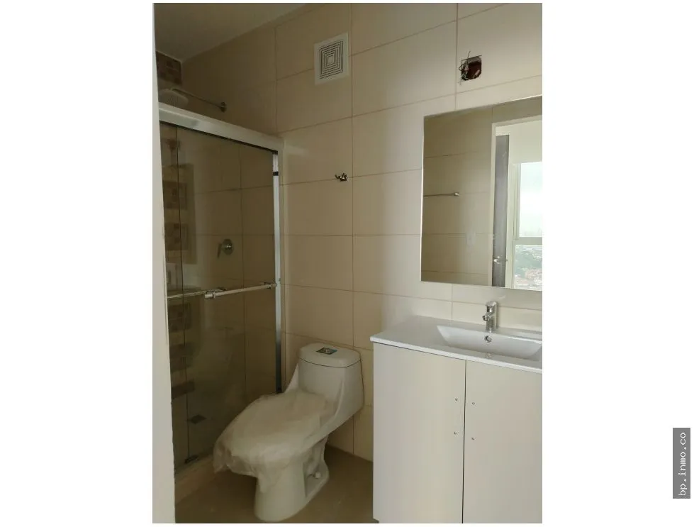 PENTHOUSE FOR SALE IN KING'S PARK, CONDADO DEL REY