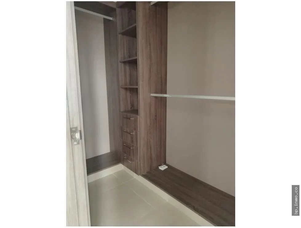 PENTHOUSE FOR SALE IN KING'S PARK, CONDADO DEL REY