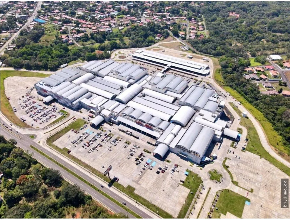 COMMERCIAL SPACE FOR SALE ON GROUND FLOOR 102 m2 IN FEDERAL MALL