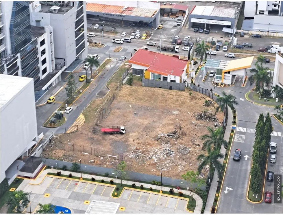 LAND FOR SALE IN CONDADO DEL REY - 4266 M2