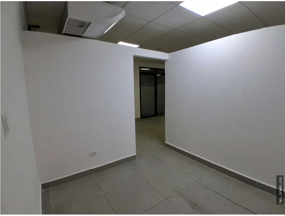 FOR RENT: 90 m² COMMERCIAL SPACE IN PUNTA PAITILLA