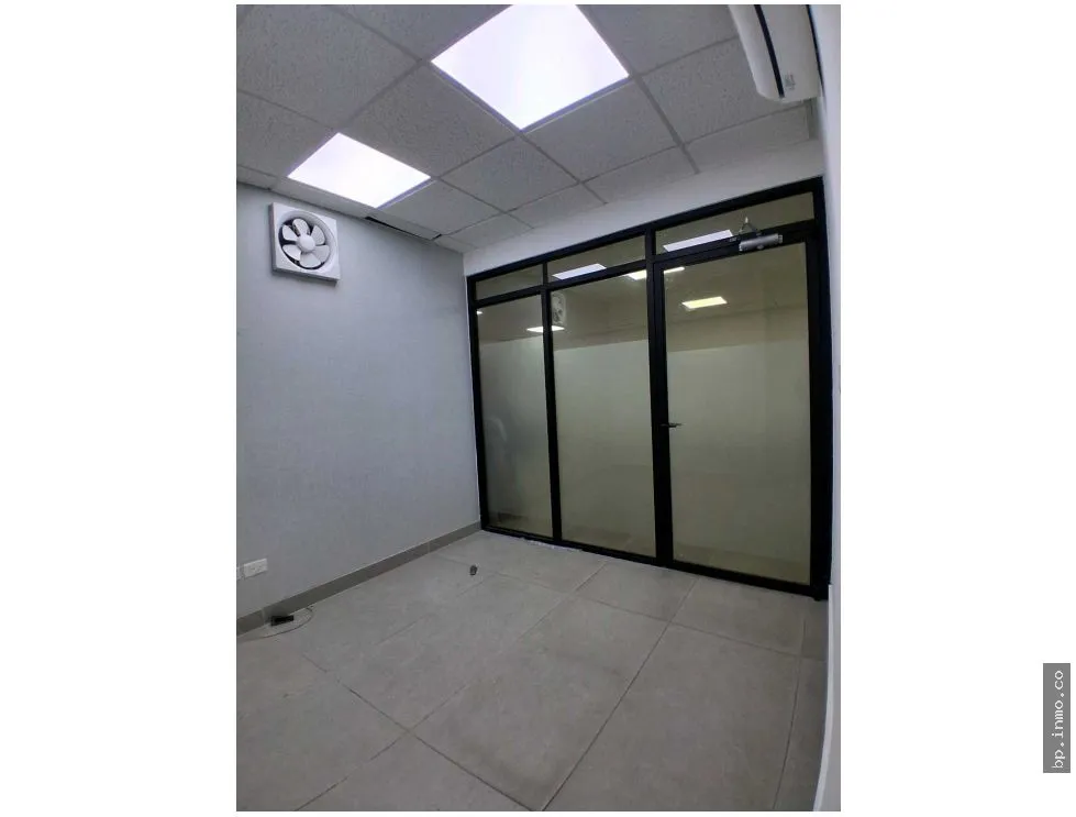 FOR RENT: 90 m² COMMERCIAL SPACE IN PUNTA PAITILLA