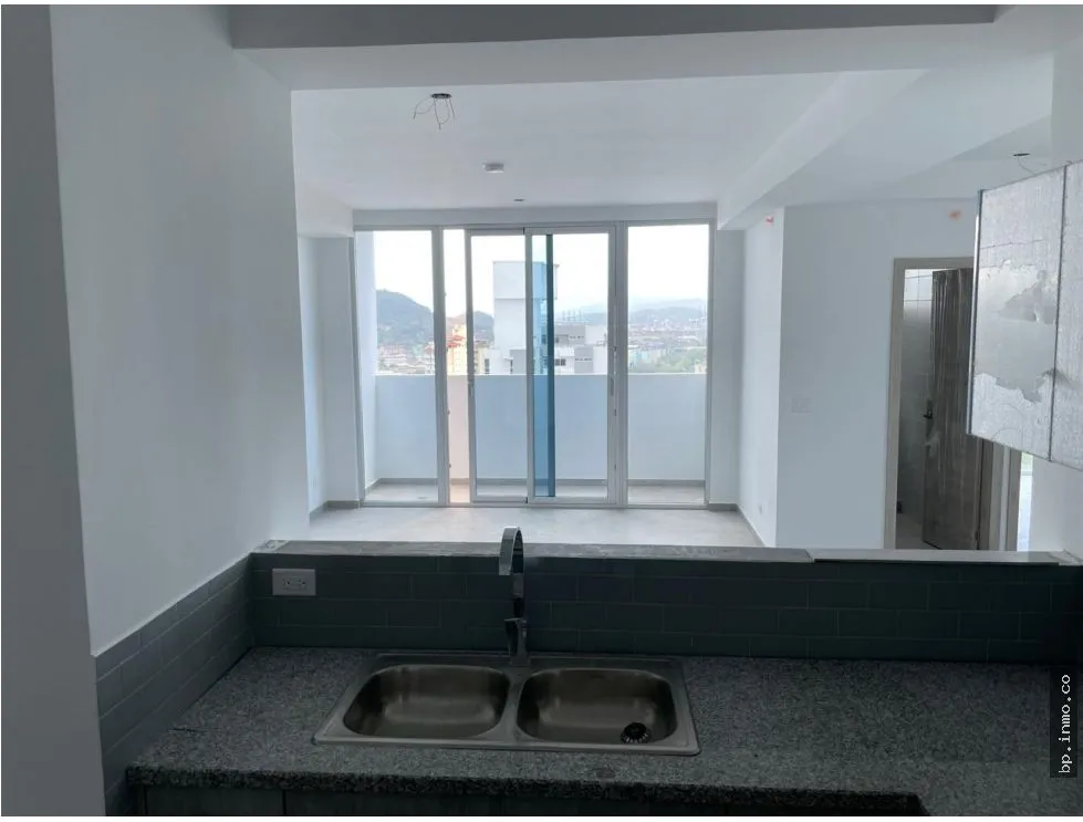 APARTMENT FOR SALE/RENT IN PH SIGNATURE - LA CRESTA