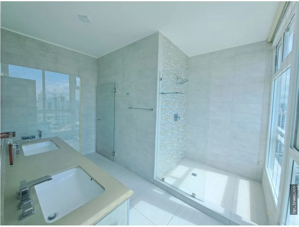 APARTMENT FOR SALE IN THE TOWERS RESIDENCES, SAN FRANCISCO