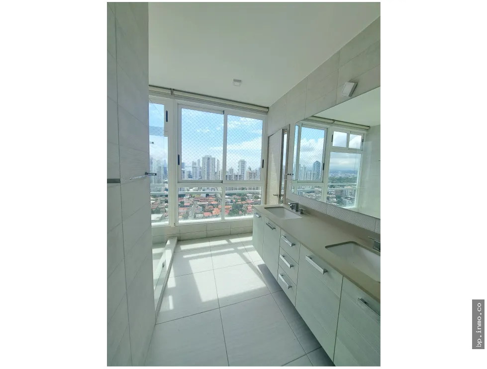 APARTMENT FOR SALE IN THE TOWERS RESIDENCES, SAN FRANCISCO