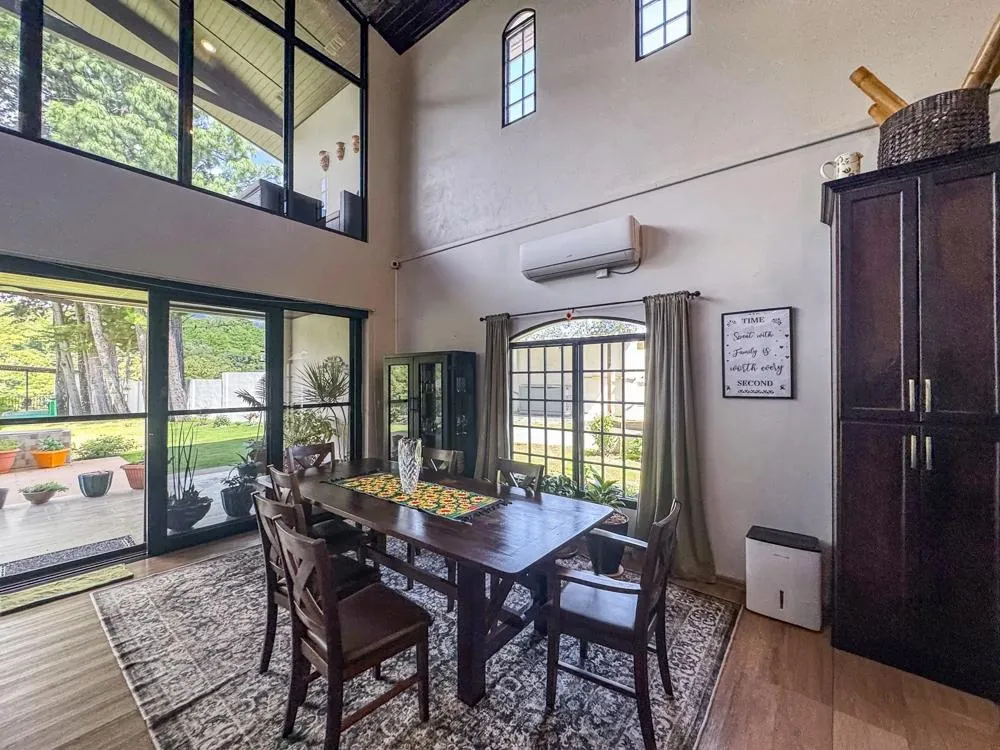 Furnished Luxury Home in Santa Lucia, Boquete