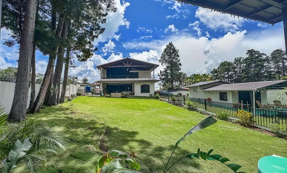 Furnished Luxury Home in Santa Lucia, Boquete