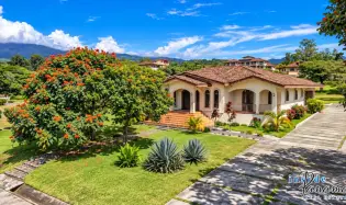 Spacious 3-Bedroom Home For Sale in Boquete Country Club, Boquete