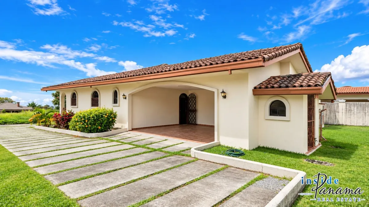 Spacious 3-Bedroom Home For Sale in Boquete Country Club