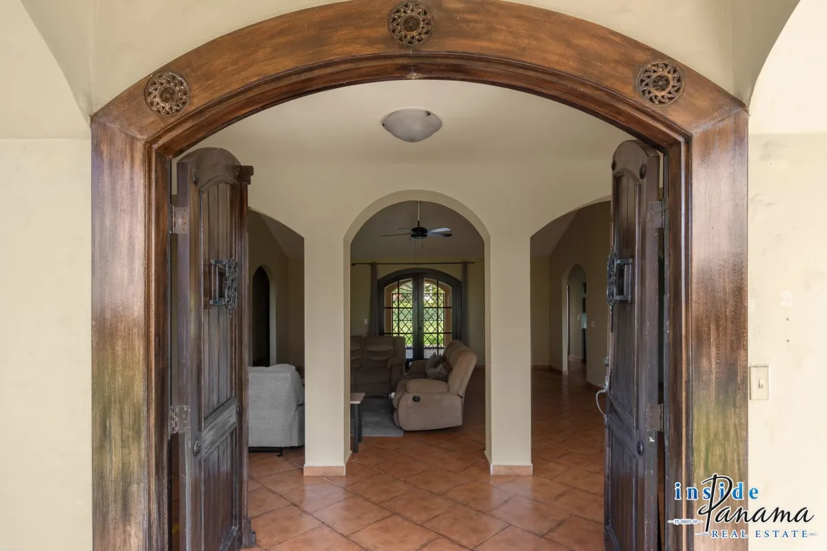 Spacious 3-Bedroom Home For Sale in Boquete Country Club