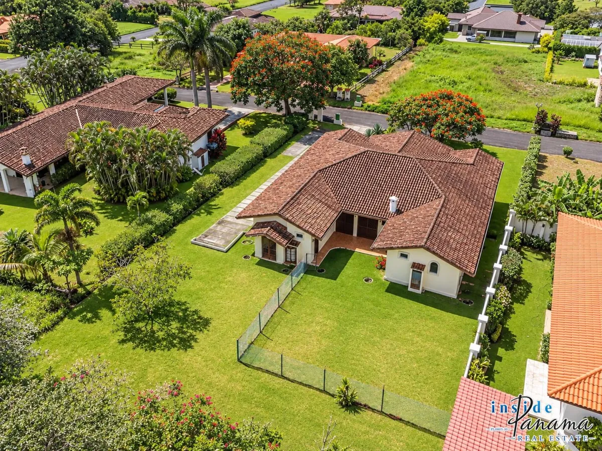 Spacious 3-Bedroom Home For Sale in Boquete Country Club