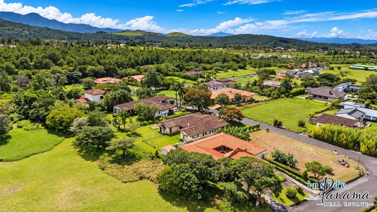Spacious 3-Bedroom Home For Sale in Boquete Country Club
