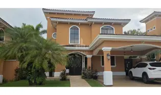 Sale of Spacious House in Clayton Village with Swimming Pool, Clayton