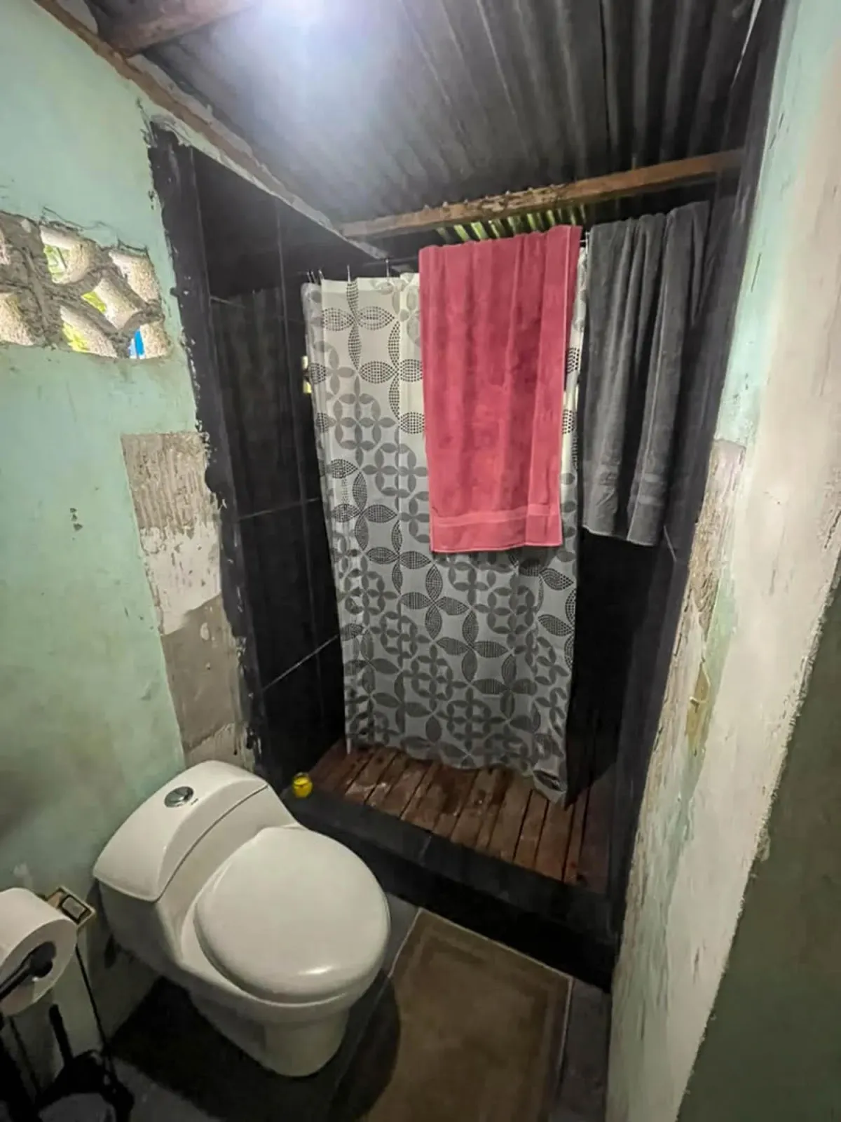 1.89 Acres of Flat Land with House in Renacimiento