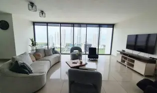 220 m² Furnished Apartment Across from Town Center, Costa del Este